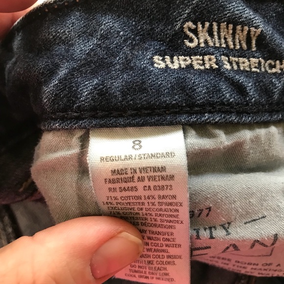 Size 8 hollister jeans - Picture 4 of 4